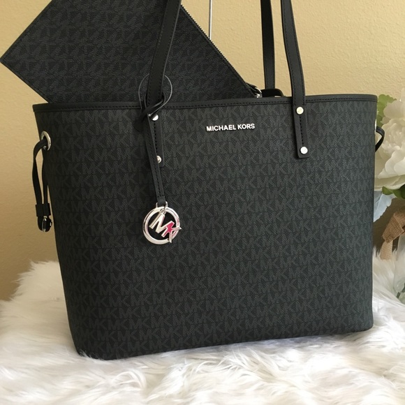 Michael Kors Handbags - New Michael Kors Large Tote Bag &Matching Wristlet